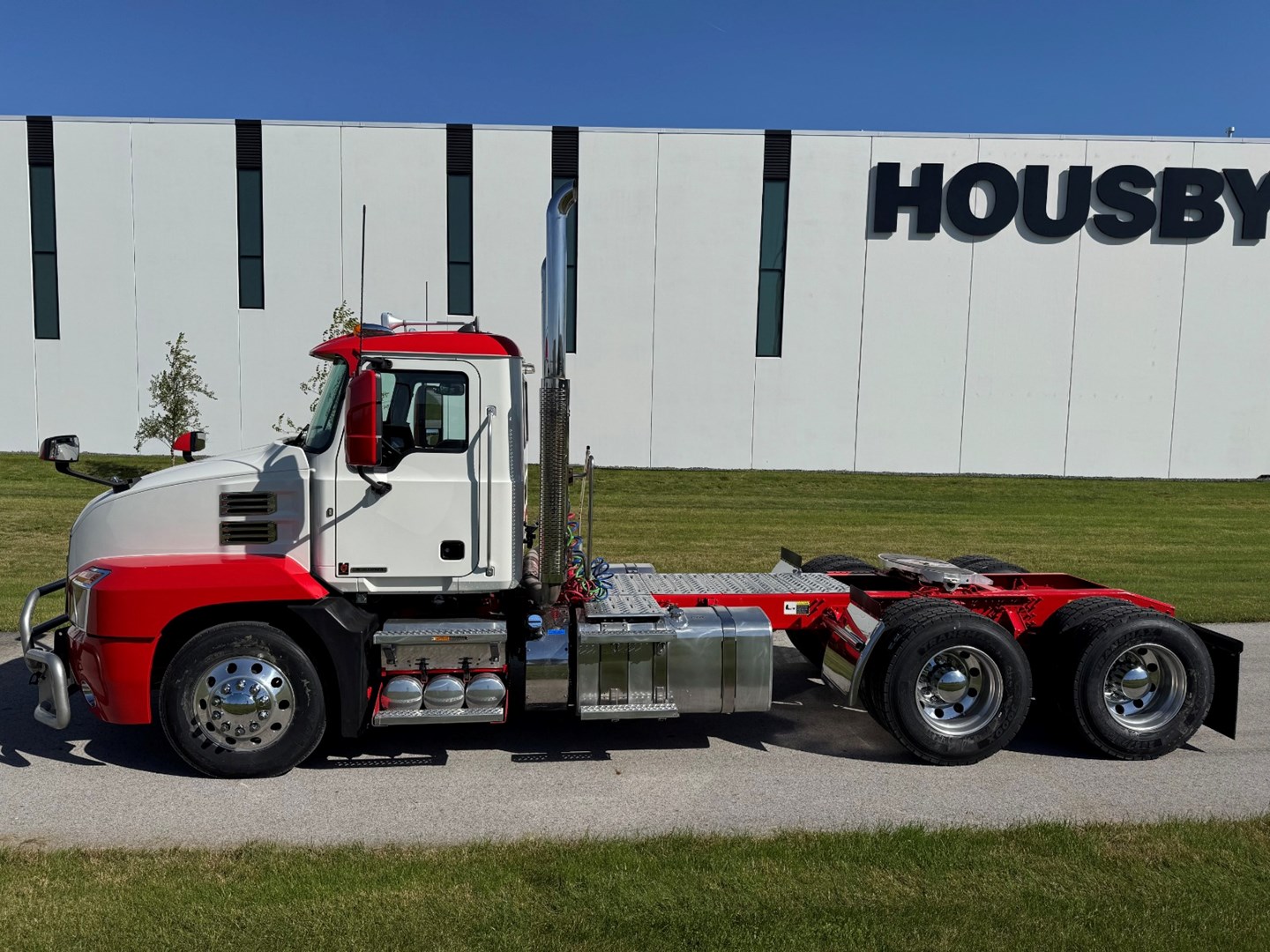 2022 Mack Anthem in Carroll, IA — photo 2